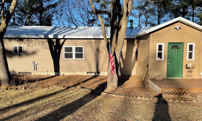 Shell Lake Cabin | LAKESIDE LOOKOUT: Experience stunning views, Endless Shorline, Family Retreat.