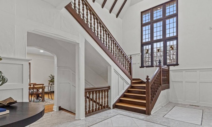 Shorewood House | Lakeside mansion - Nice Bedroom