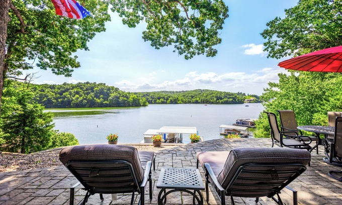 Linn Creek House | Lakeside Oasis – Spacious Home + Guest House Sleeps 12! Private Dock & Boat Slip