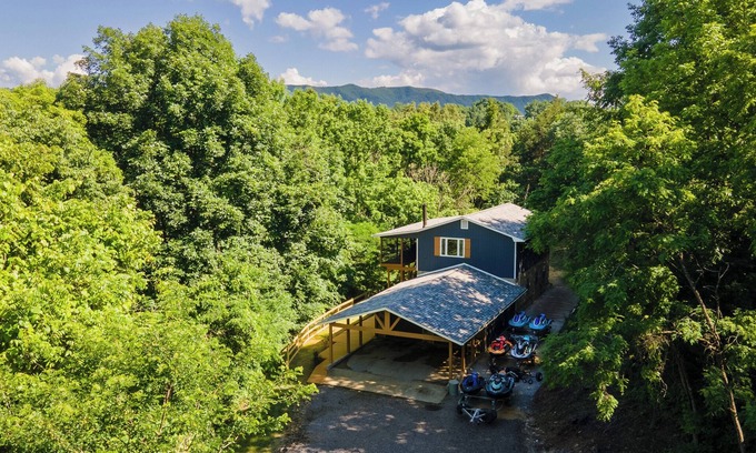 Dandridge House | Lakeside Paradise Escape/Jet Ski & Kayak Adventure
