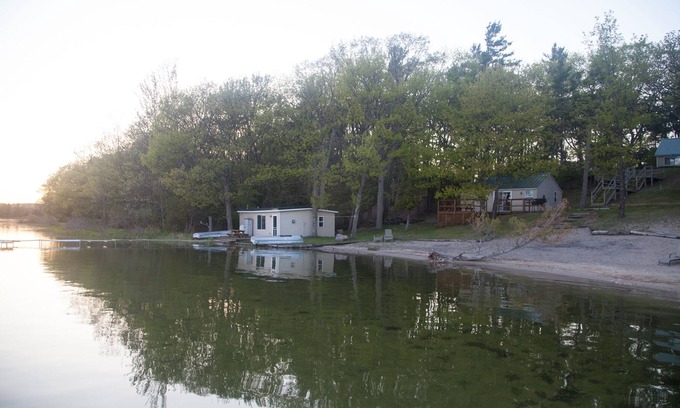 Lake Township Cabin | Lakeside Retreat (Cabin 5)