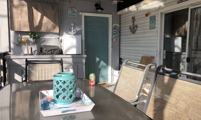 Cross Hill House | Lakeside Retreat "Lakin' It"