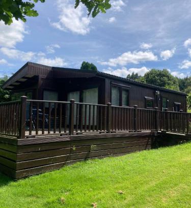 Builth Wells Apartment | Lakeside retreat - Lodge 2F caer beris holiday park - no commercial vehicles allowed on site