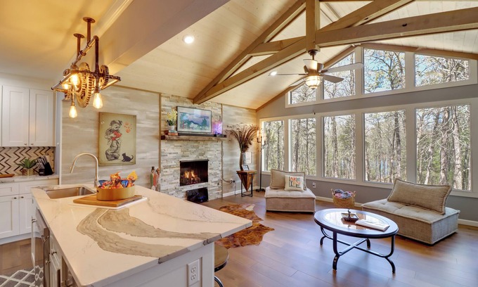 Higden House | Lakeside Retreat on 10 Acres: 2 Mi to Greers Ferry