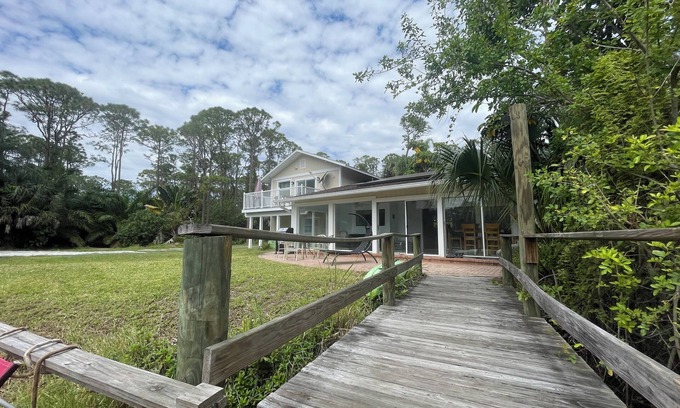 Port Saint Lucie House | Lakeside Retreat