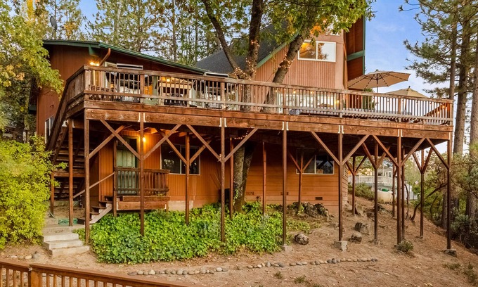 Bass Lake Cabin | Lakeside Serenity with Vintage Charm & Modern Comfort – Bass Lake, CA