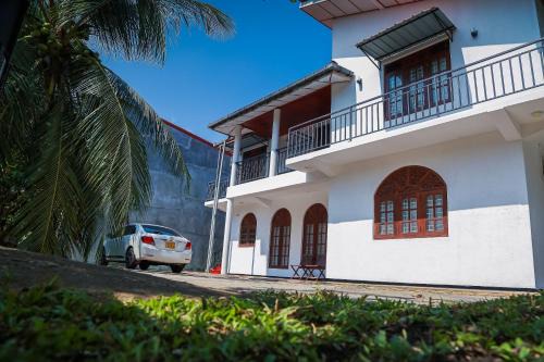 Anuradhapura House | Lakeside Villa