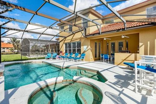 Bellavida House | Lakeview 6-Bedroom Retreat with Game Room, Private Pool, Spa & Resort Amenities - Ideal for Families & Groups
