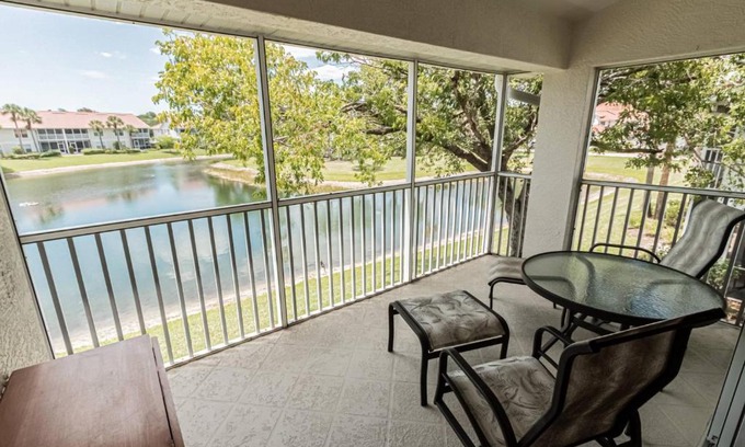Naples House | Lakeview at Carlton Lakes