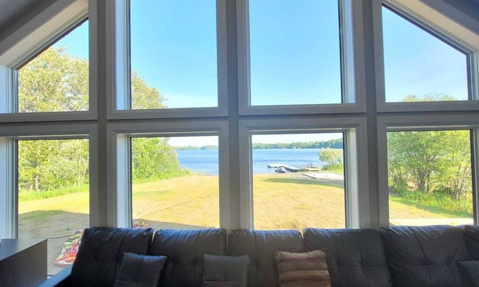 Magnetawan House | LAKEVIEW-BEAUTIFUL BRAND NEW COTTAGE PRIVATE BEACH