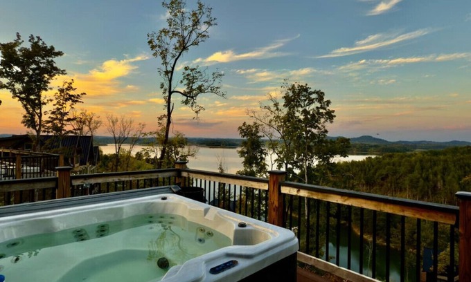 Sevierville Cabin | Lakeview Cabin, Hot Tub, Game Rm