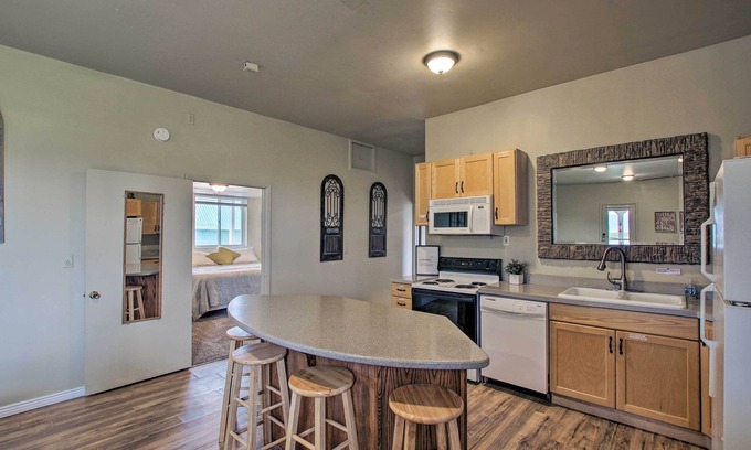 St. Charles Condo | Lakeview Condo by Bear Lake, 6 Mi to N. Beach