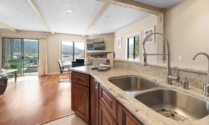 Boulder Bay Cabin | Lakeview Condo