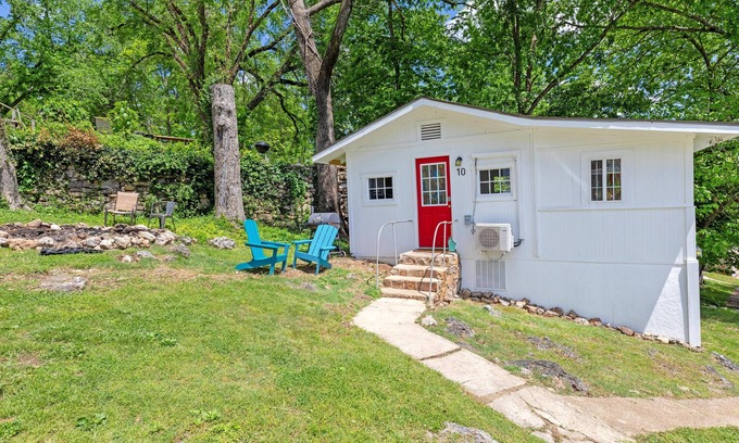 Rockaway Beach Cottage | Lakeview Historic Rockaway Beach Cottage - Boat Ramp