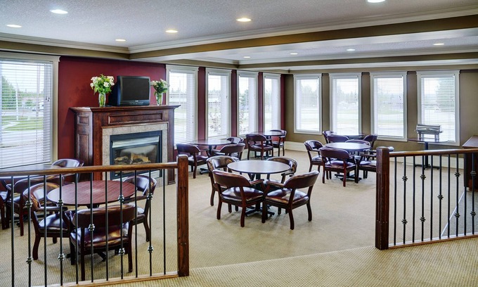 Edson Hotel | Lakeview Inns & Suites - Edson Airport