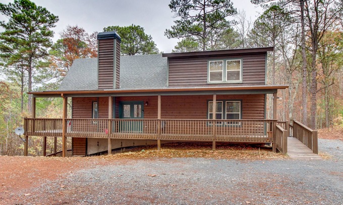 Talking Rock Cabin | Lakeview lodge with two decks, pool table, & shared swimming pools