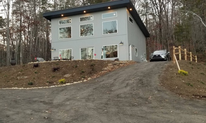 Lynn House | Lakeview on Lake Lanier