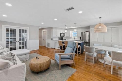 Deatonville House | Lakeview Paradise