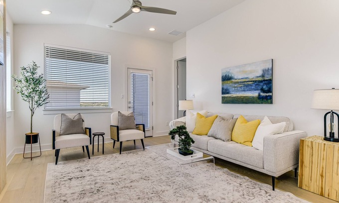 Lakeway House | Lakeway Villa with resort amenities