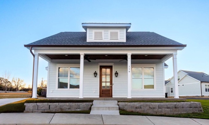 Greenwood House | Lakewood Cottage – 2 BR + Loft