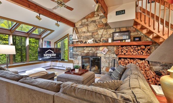Killington House | Lakewood Lodge: 4BR/2.5BA Killington Home | Private Hot Tub, Wood Fire, Kent Pond & EV Charging