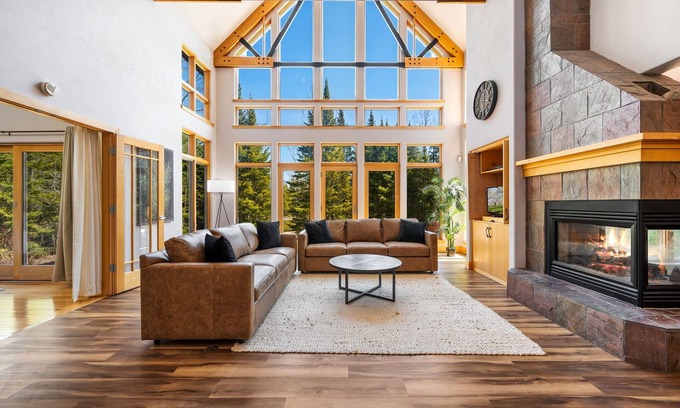 Sister Bay Ski Chalet | Lakewood Lodge: Secluded Home on 5 Acres Near SB
