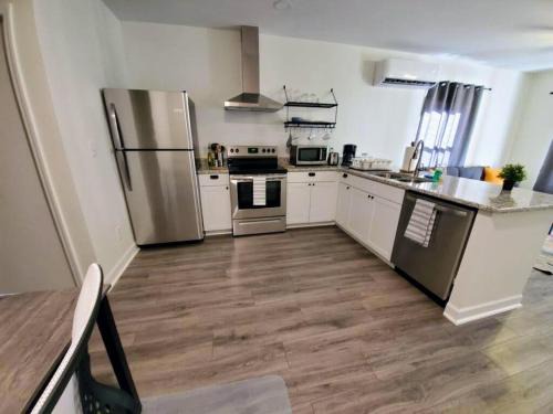 Durham House | Lakewoodlyon Park Renovated Cottage Near Duke 26b