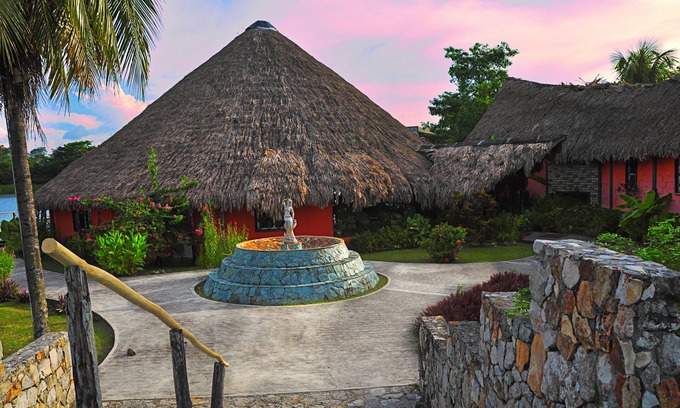 Orange Walk Hotel | Lamanai Landings Hotel and Marina