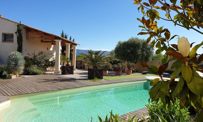 Alleins Cottage | Lamanderie in Provence; Hacienda type house between Alpilles and Luberon