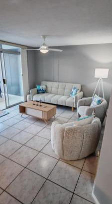 Manaba Beach Apartment | LaMouette 8 Manaba Beach Uvongo