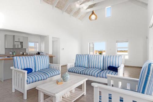 Stompneusbaai House | Lampiesbaai Beach House by Host Agents
