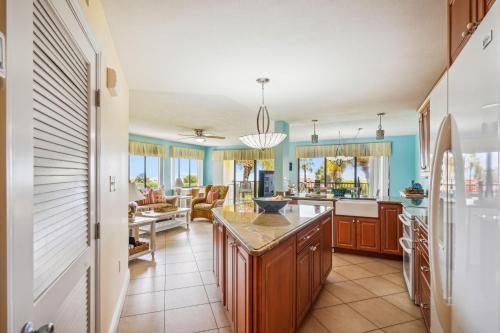 Sunset Beach House | Land's End 8-201 Beach Front - Premier
