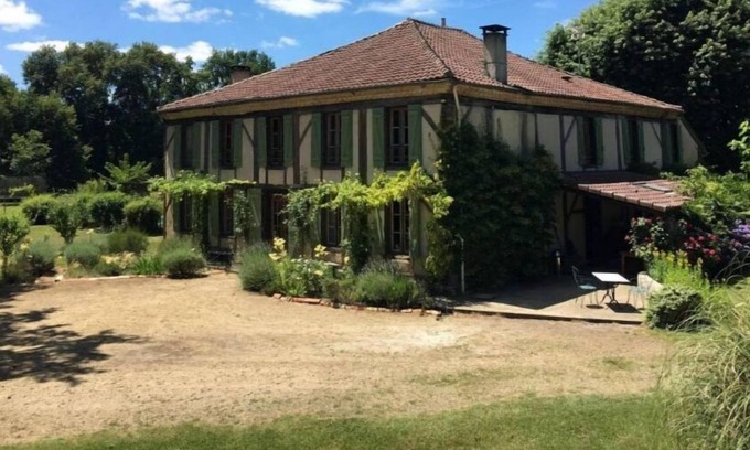 Sabres House | Landes manor house on airial with swimming pool
