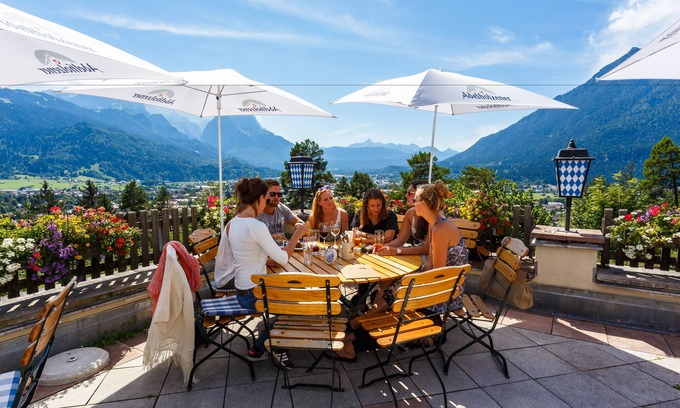 Garmisch-Partenkirchen Hotel | Landhotel & Berggasthof Panorama