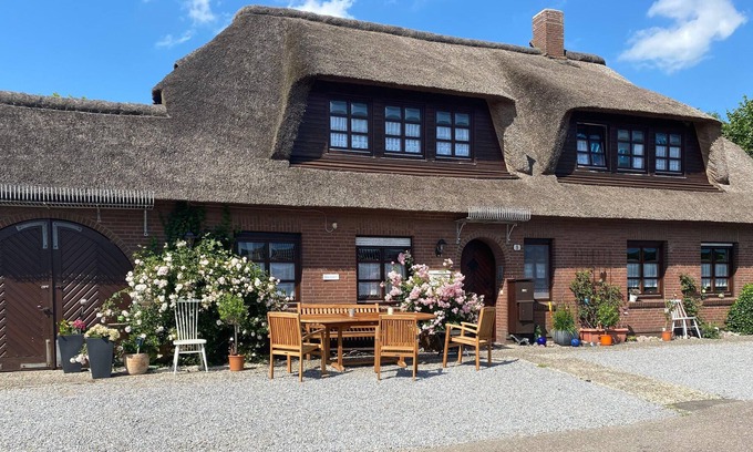 Poppenbull Apartment | Landhus achter de Kark- Backboord