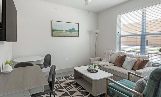 South Arlington Apartment | Landing | Amazing 1BD, Game Room, Pool