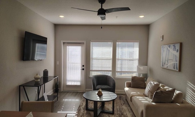 Newberry Apartment | Landing | Amazing 1BD, Gym, Pool