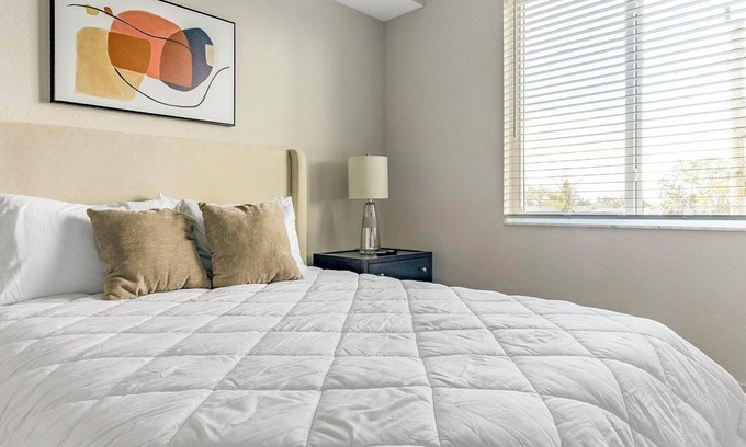 Palmetto Apartment | Landing | Amazing 2BD, Gym, Pool