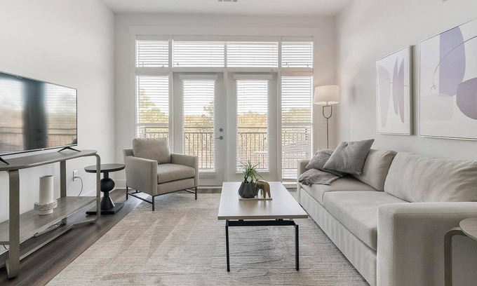 Cary Apartment | Landing | Amazing 2BD, Gym, Pool