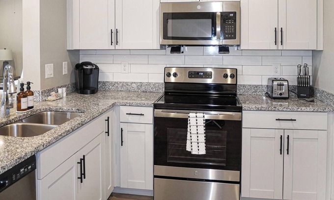 Fort Myers Apartment | Landing | Amazing 2BD, Pool, Yoga Studio