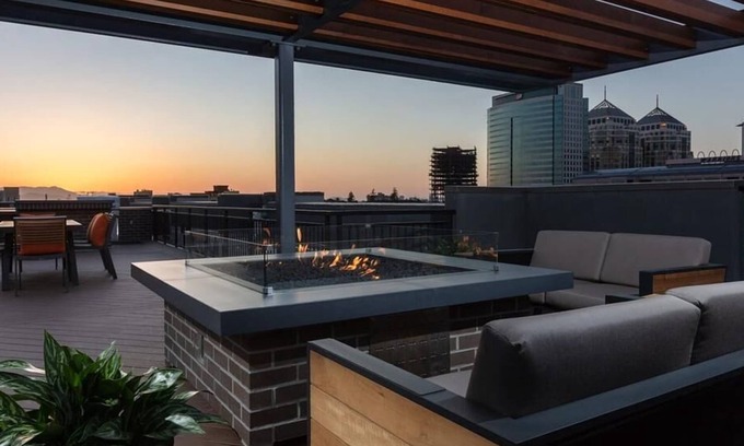 Downtown Oakland Apartment | Landing at 777 Broadway - 2 Bedrooms in Downtown Oakland