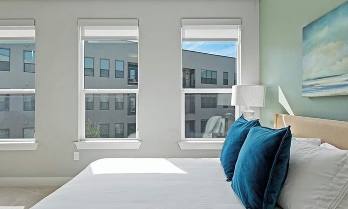 Mueller Apartment | Landing at AMLI on Aldrich - 1 Bedroom in Mueller