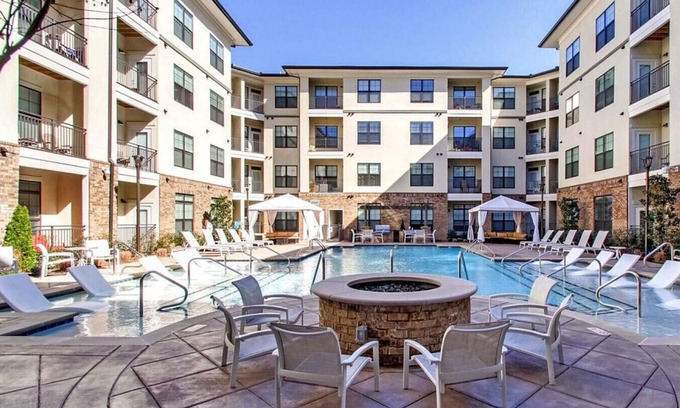 Seven Springs Apartment | Landing at Avalon at Seven Springs Apartments - 2 Bedrooms in Seven Springs