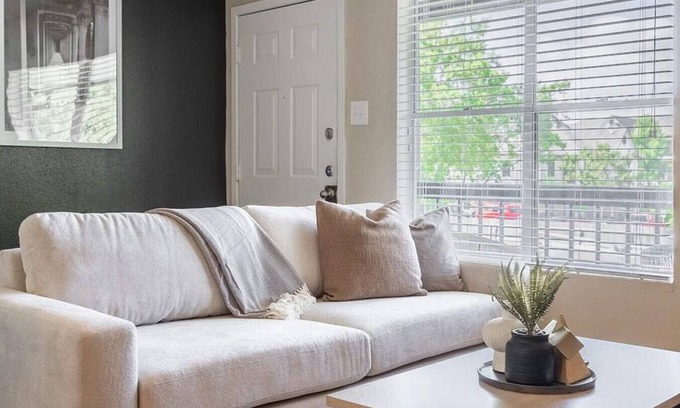 El Lago Apartment | Landing at Bar Harbor Apartment Homes - 1 Bedroom in Downtown Seabrook