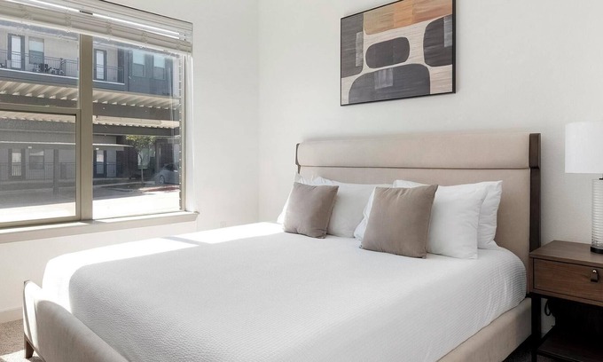 Dallas Apartment | Landing at Cedar Lakes - 1 Bedroom in Dallas