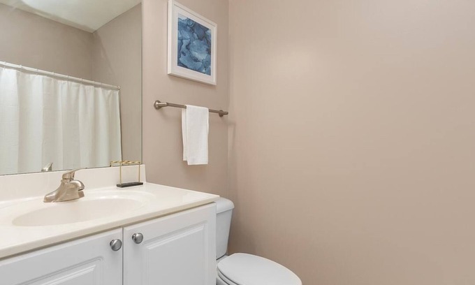 Columbus Apartment | Landing at Marble Cliff Commons - 2 Bedrooms in West Scioto