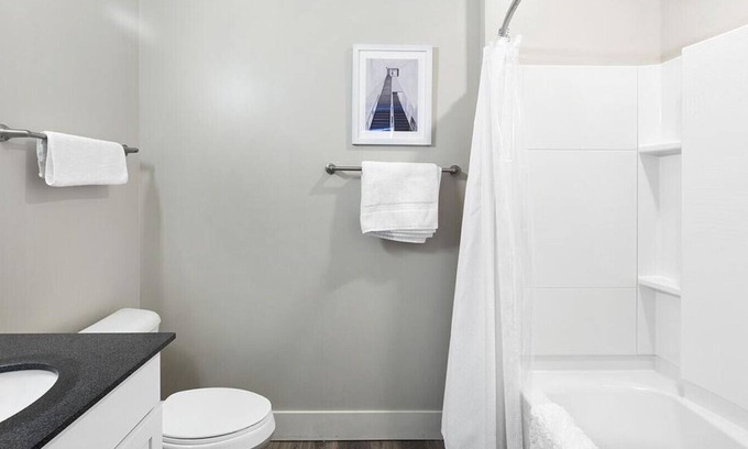 Toledo Apartment | Landing at Marina Lofts - 1 Bedroom in East Toledo