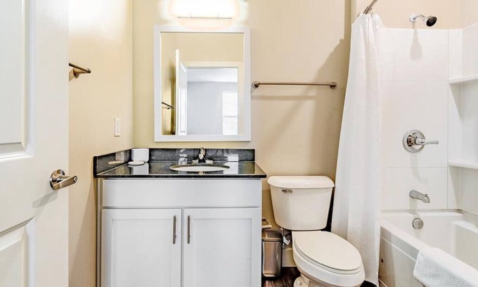 Toledo Apartment | Landing at Marina Lofts - 1 Bedroom in East Toledo