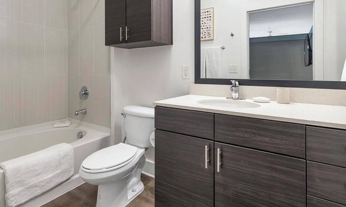 NoDa Apartment | Landing at Mercury NoDa - Studio in North Charlotte