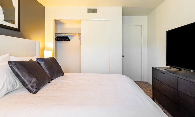 Albuquerque Apartment | Landing at Odyssey - 2 Bedrooms in Downtown Albuquerque